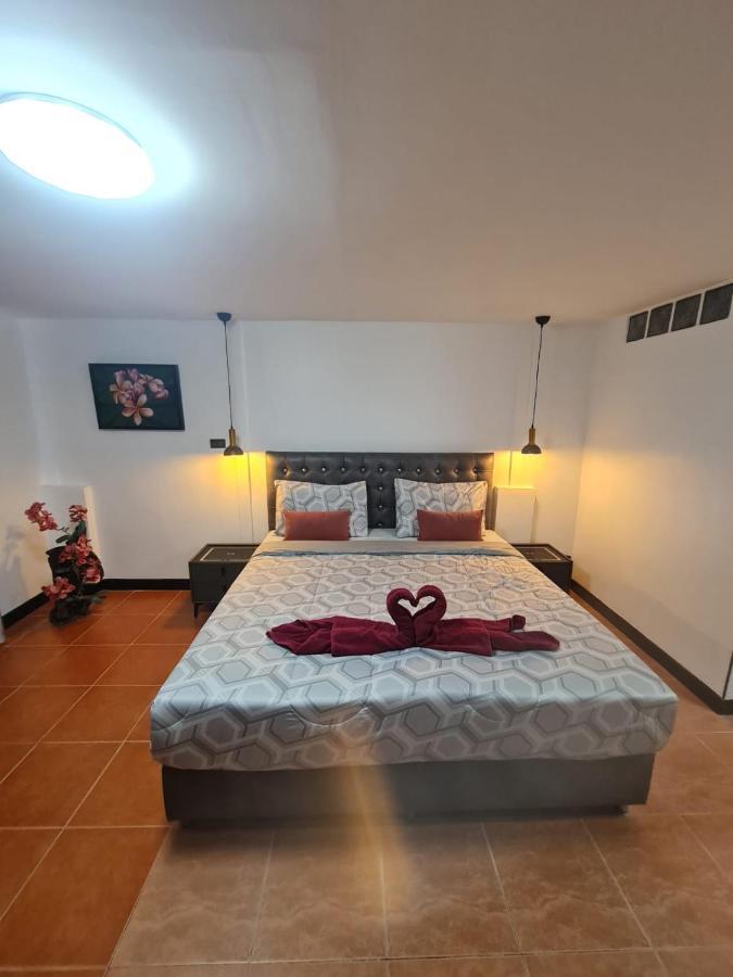 Happy Beach Jomtien Guesthouse Exterior foto