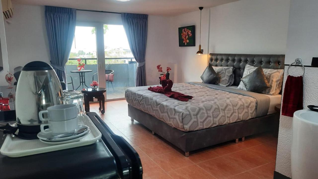 Happy Beach Jomtien Guesthouse Exterior foto