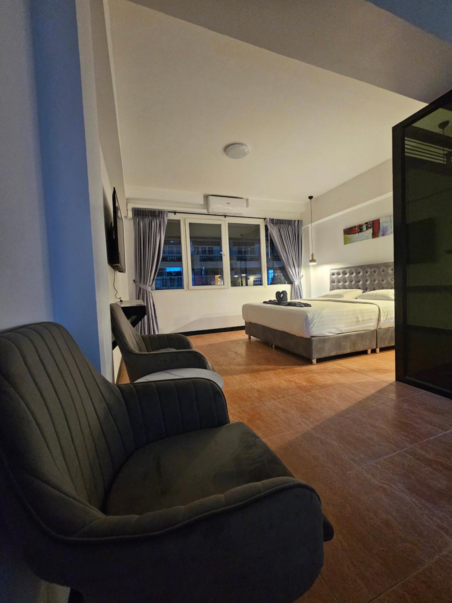 Happy Beach Jomtien Guesthouse Exterior foto